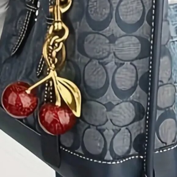 Cherry Charm - Picture 4 of 9